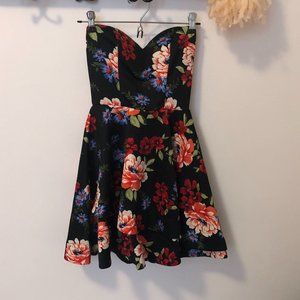 FLORAL STRAPLESS FIT AND FLARE HOMECOMING DRESS